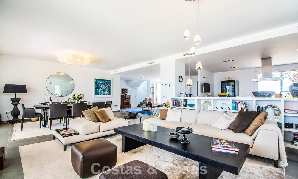 Contemporary Mediterranean luxury villa with panoramic mountain and sea views for sale in East Marbella 776889