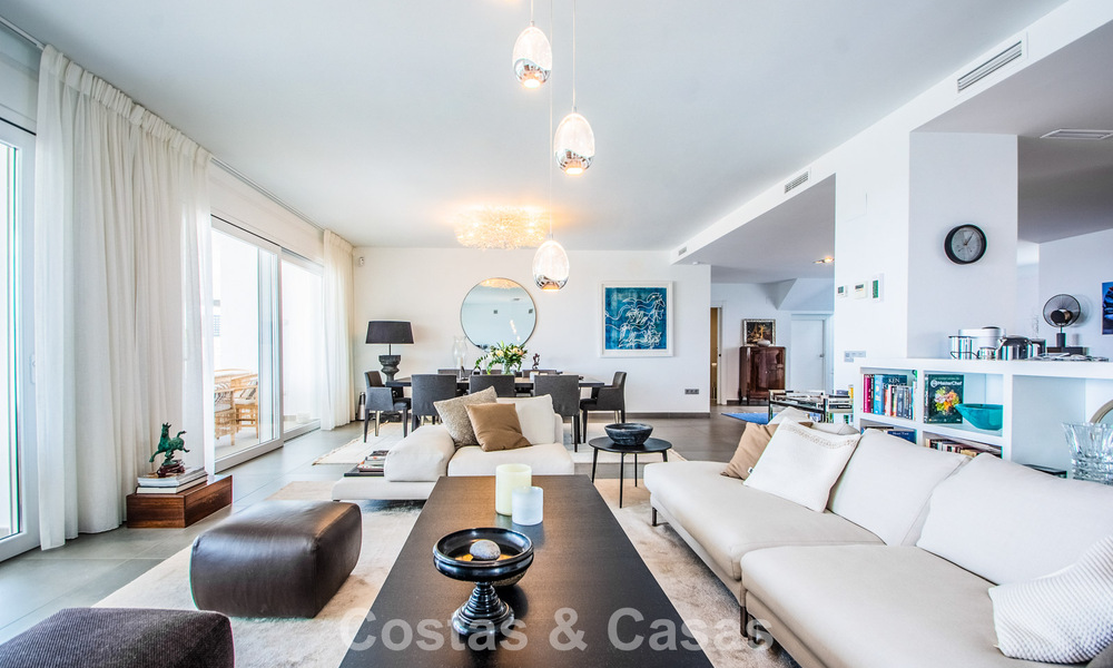 Contemporary Mediterranean luxury villa with panoramic mountain and sea views for sale in East Marbella 776892