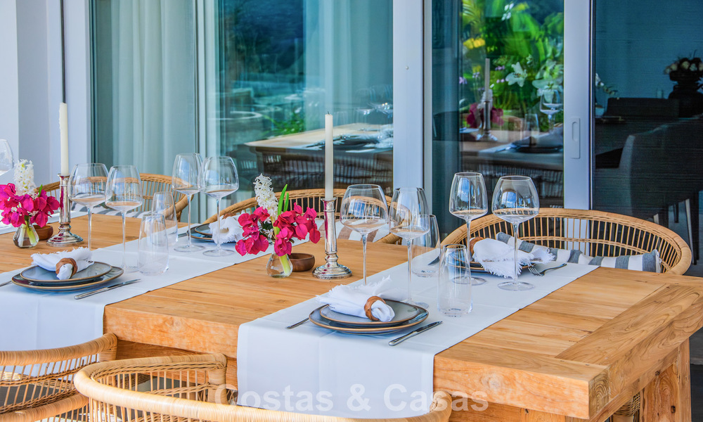 Contemporary Mediterranean luxury villa with panoramic mountain and sea views for sale in East Marbella 776895