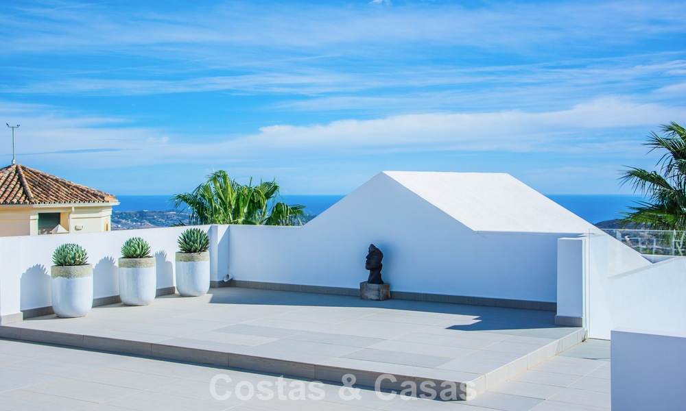 Contemporary Mediterranean luxury villa with panoramic mountain and sea views for sale in East Marbella 776899