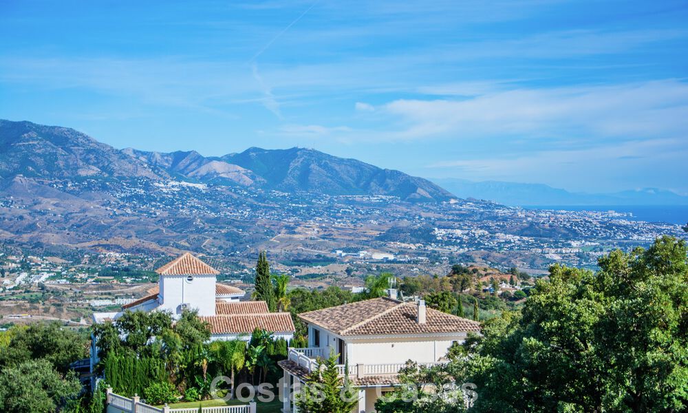 Contemporary Mediterranean luxury villa with panoramic mountain and sea views for sale in East Marbella 776903