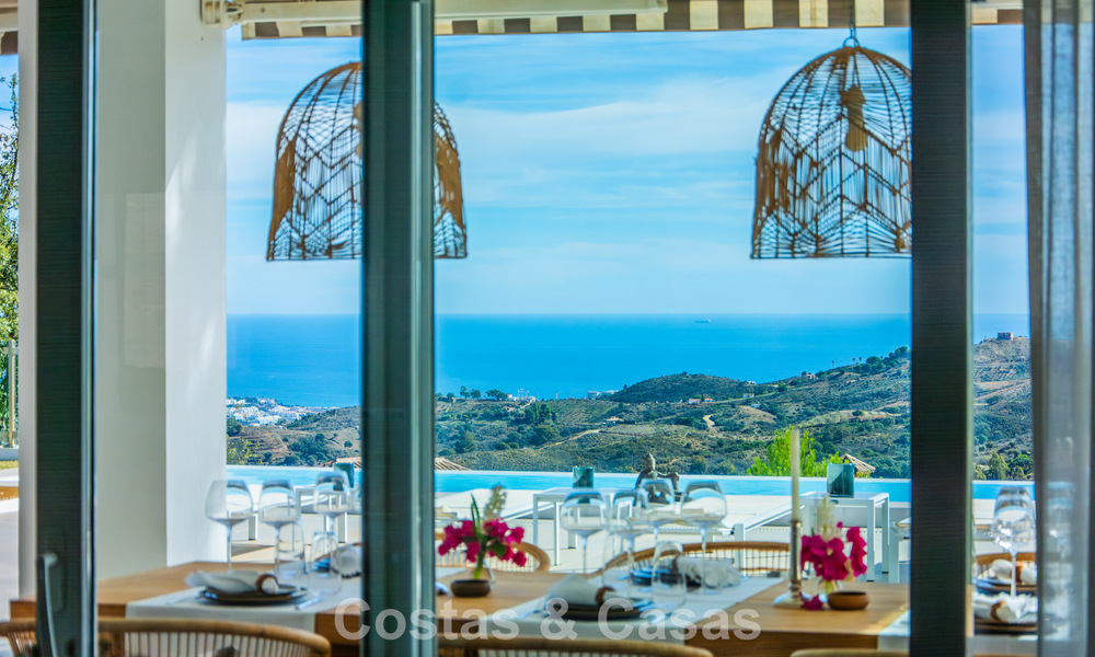 Contemporary Mediterranean luxury villa with panoramic mountain and sea views for sale in East Marbella 776905