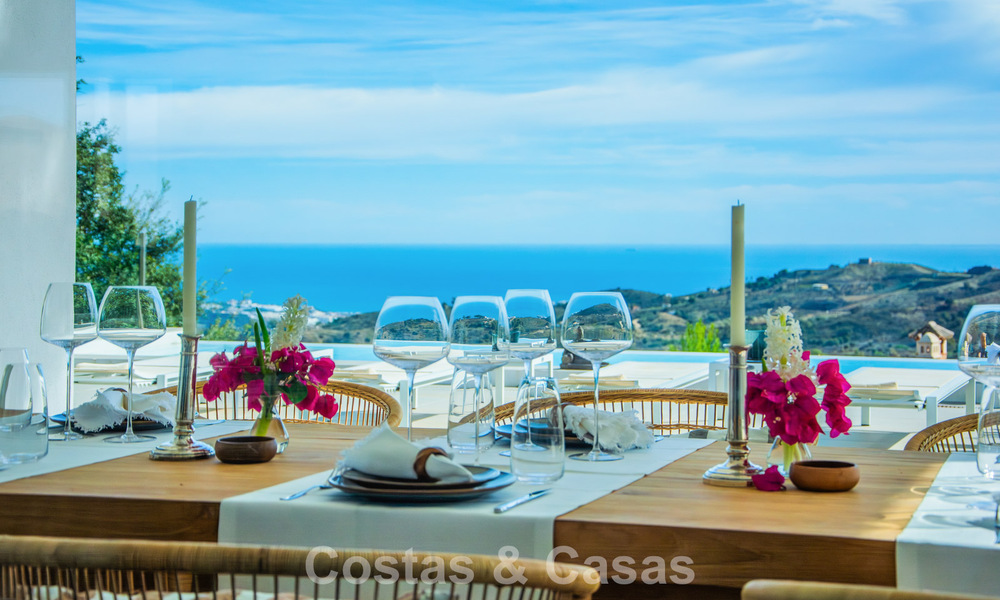 Contemporary Mediterranean luxury villa with panoramic mountain and sea views for sale in East Marbella 776906