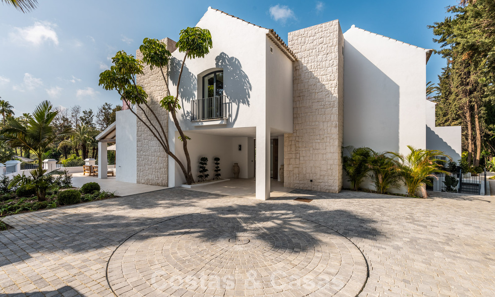Contemporary Andalusian luxury villa for sale surrounded by golf courses in Nueva Andalucia, Marbella 776933