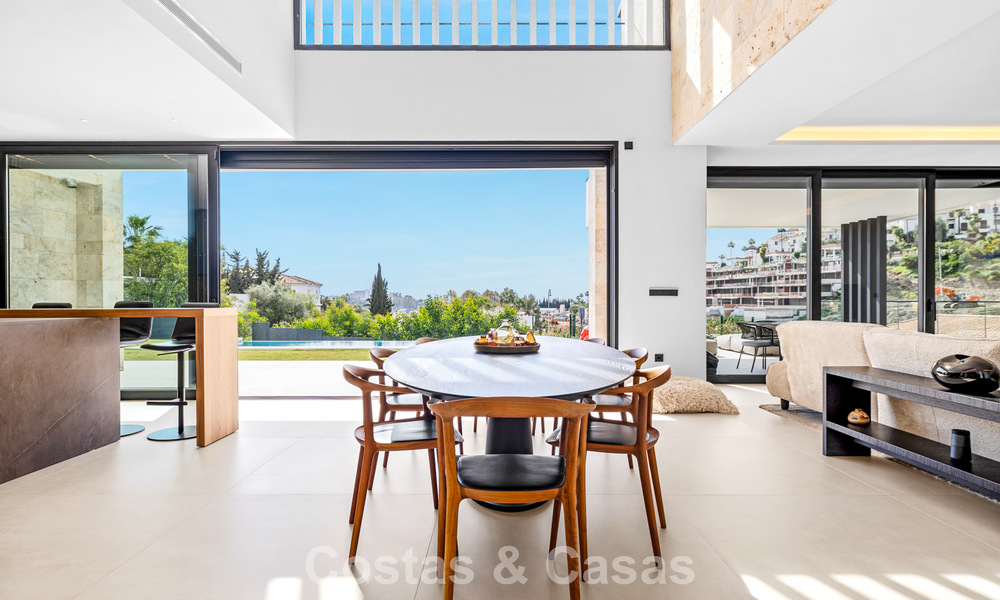 Move-in ready villa with modern architecture for sale in a secure residential area of Marbella - Benahavis 777134