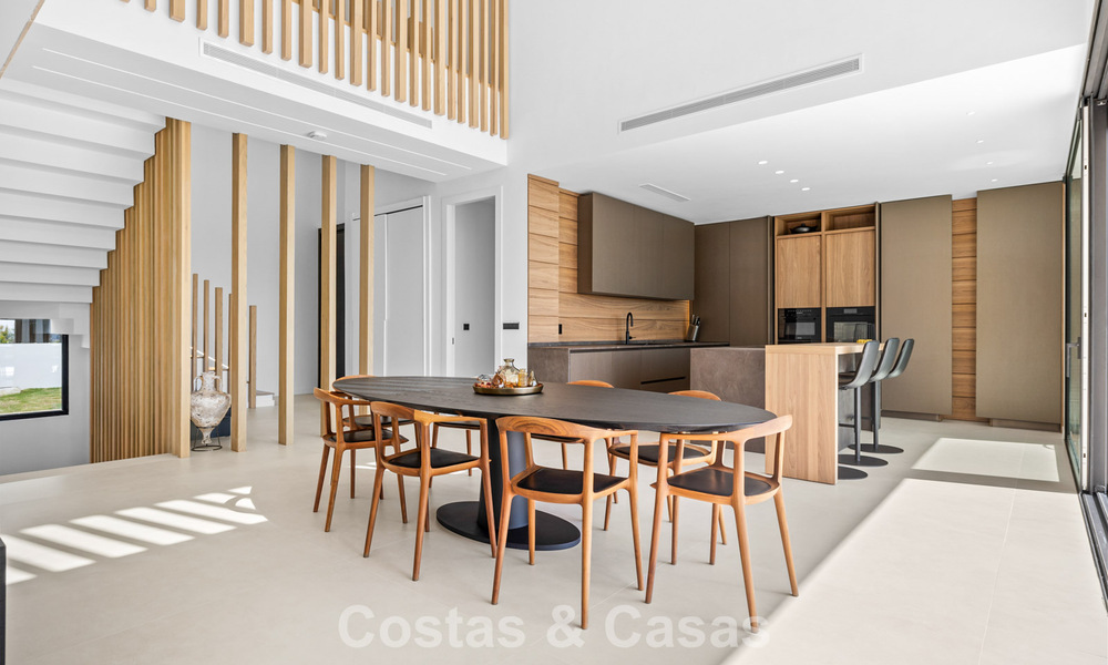 Move-in ready villa with modern architecture for sale in a secure residential area of Marbella - Benahavis 777138