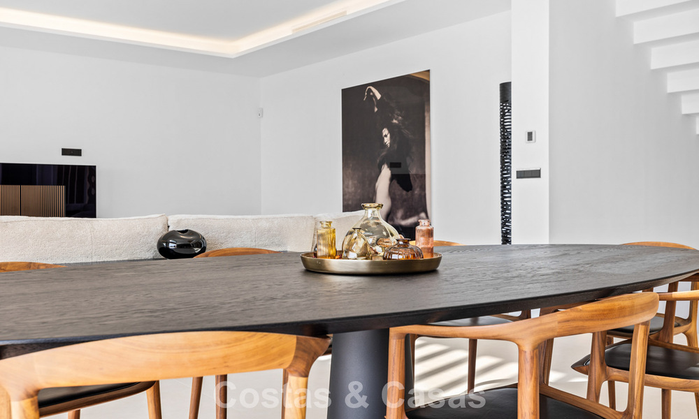 Move-in ready villa with modern architecture for sale in a secure residential area of Marbella - Benahavis 777142
