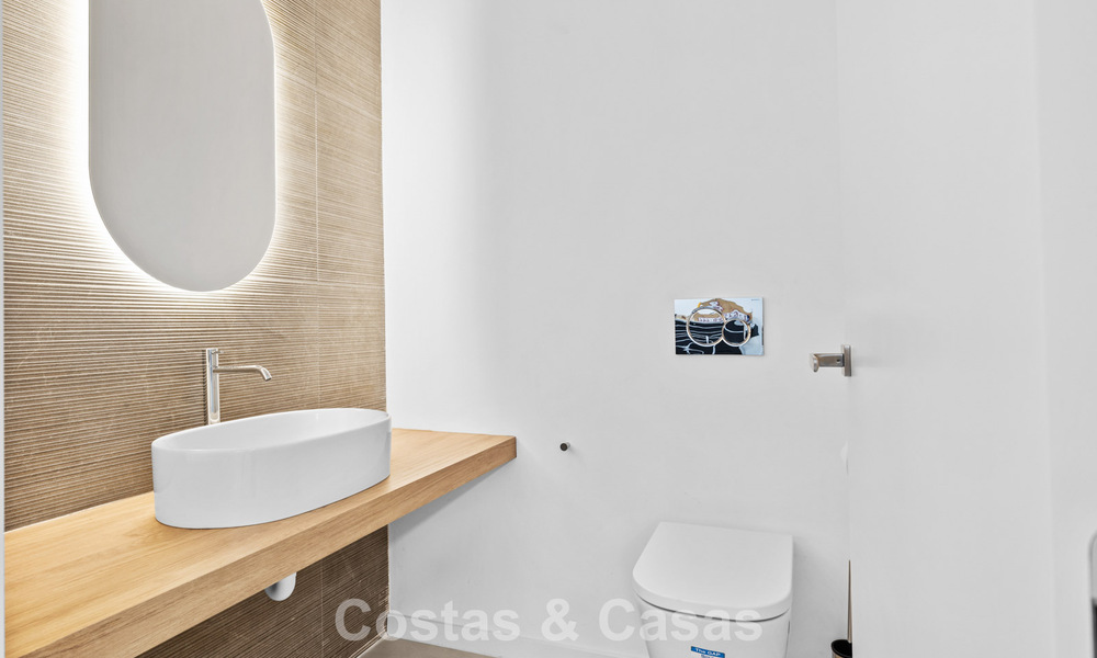 Move-in ready villa with modern architecture for sale in a secure residential area of Marbella - Benahavis 777154