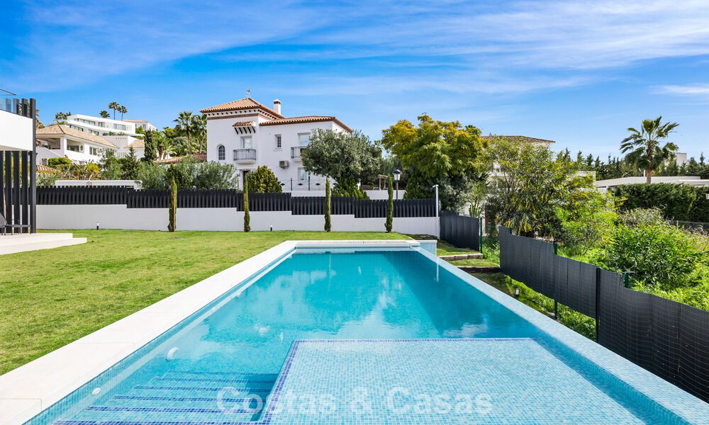 Move-in ready villa with modern architecture for sale in a secure residential area of Marbella - Benahavis 777169