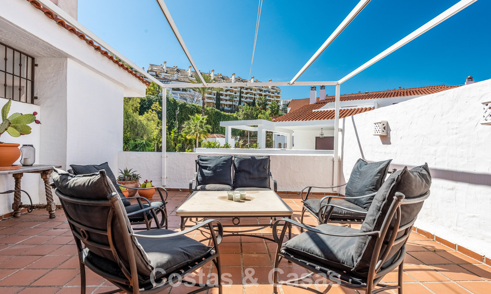 Duplex Penthouse for sale within walking distance to all amenities and Puerto Banus in Nueva Andalucia, Marbella 777345
