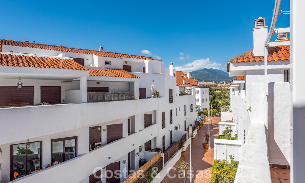 Duplex Penthouse for sale within walking distance to all amenities and Puerto Banus in Nueva Andalucia, Marbella 777346