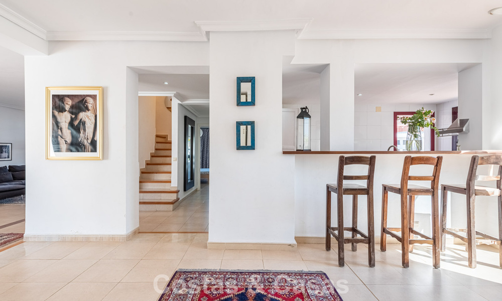 Duplex Penthouse for sale within walking distance to all amenities and Puerto Banus in Nueva Andalucia, Marbella 777363
