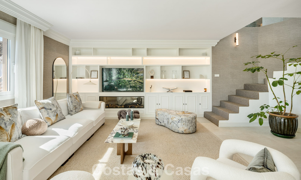 Move-in ready duplex penthouse for sale in a 24-hour security urbanization on Marbella’s Golden Mile 777105