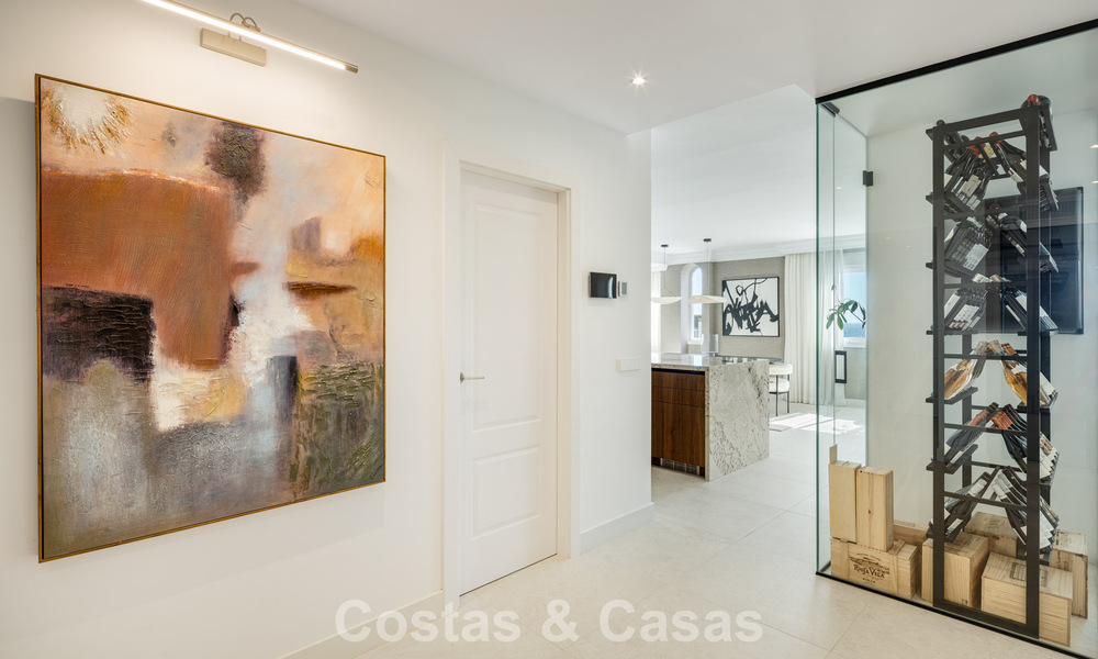 Move-in ready duplex penthouse for sale in a 24-hour security urbanization on Marbella’s Golden Mile 777107