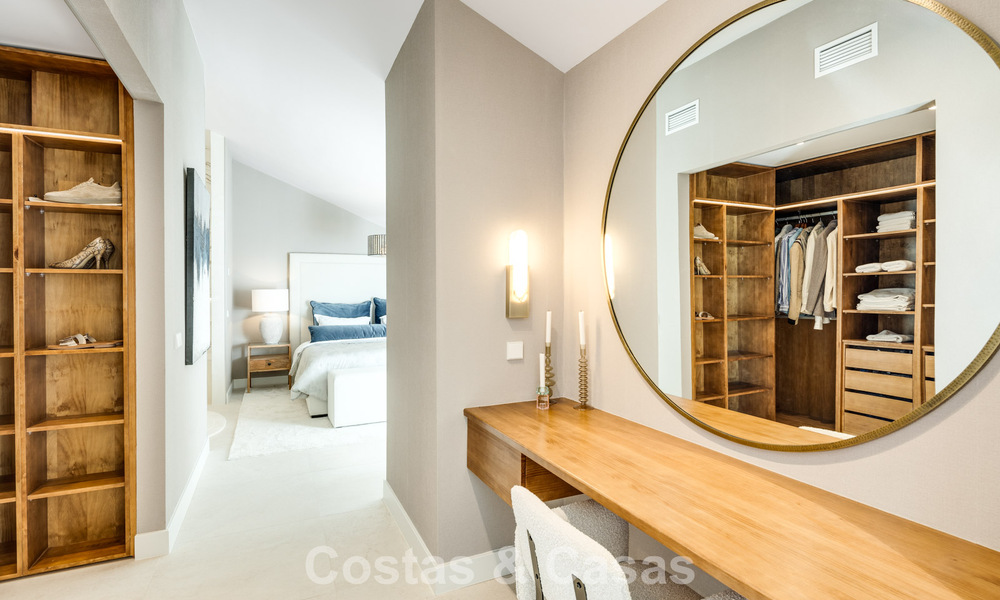 Move-in ready duplex penthouse for sale in a 24-hour security urbanization on Marbella’s Golden Mile 777111