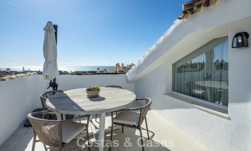Move-in ready duplex penthouse for sale in a 24-hour security urbanization on Marbella’s Golden Mile 777117