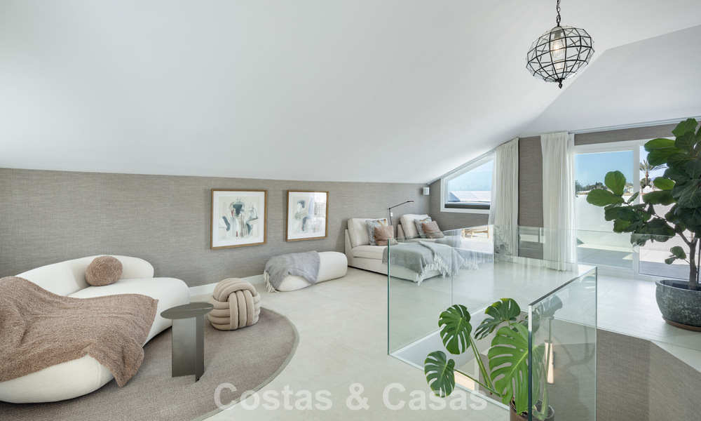 Move-in ready duplex penthouse for sale in a 24-hour security urbanization on Marbella’s Golden Mile 777118