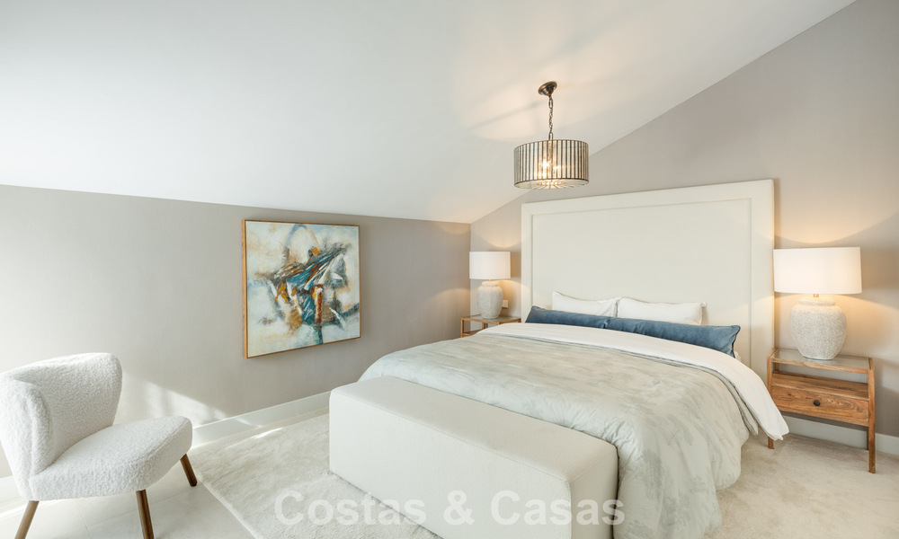 Move-in ready duplex penthouse for sale in a 24-hour security urbanization on Marbella’s Golden Mile 777122