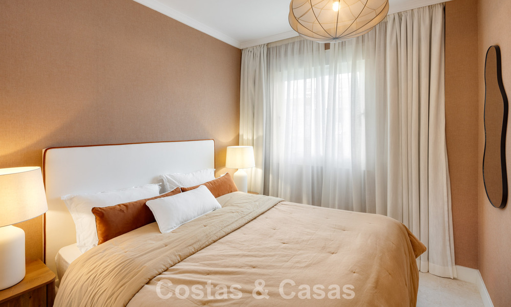 Move-in ready duplex penthouse for sale in a 24-hour security urbanization on Marbella’s Golden Mile 777126