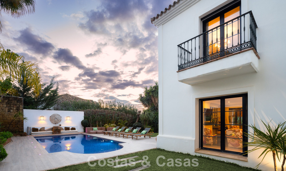 Move-in ready luxury villa for sale bordering a prime golf course in La Quinta, Marbella - Benahavis 777065