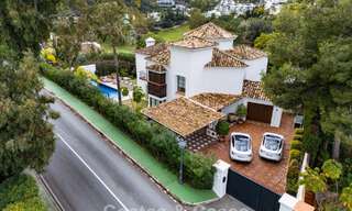Move-in ready luxury villa for sale bordering a prime golf course in La Quinta, Marbella - Benahavis 777069 