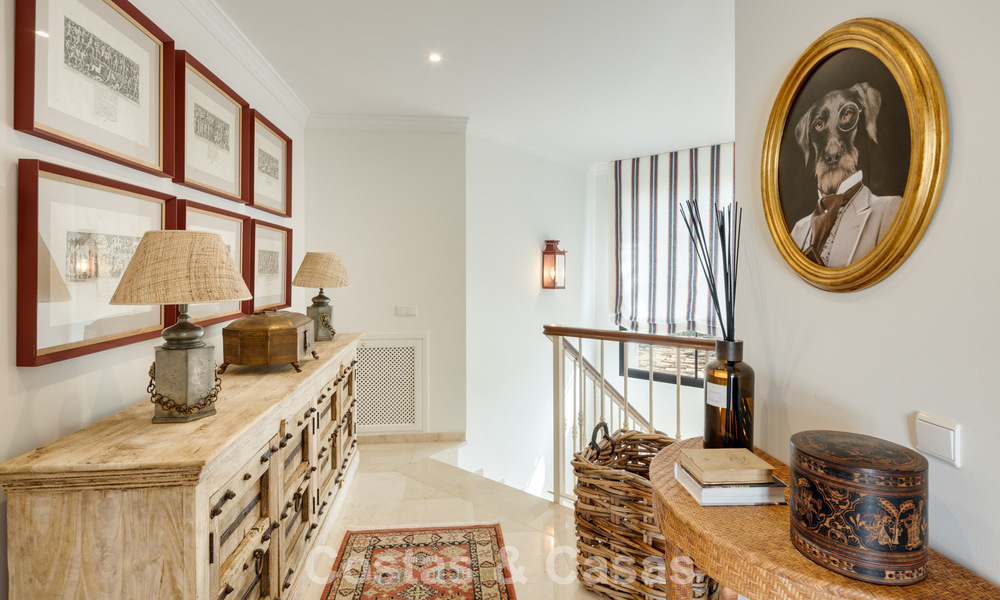 Move-in ready luxury villa for sale bordering a prime golf course in La Quinta, Marbella - Benahavis 777078