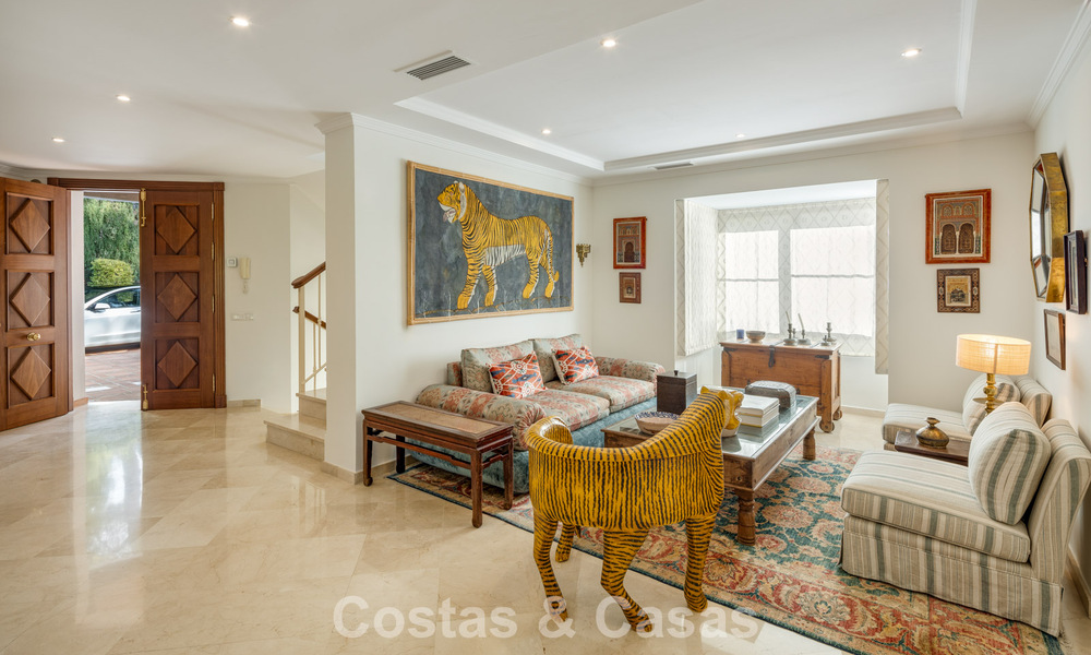 Move-in ready luxury villa for sale bordering a prime golf course in La Quinta, Marbella - Benahavis 777080