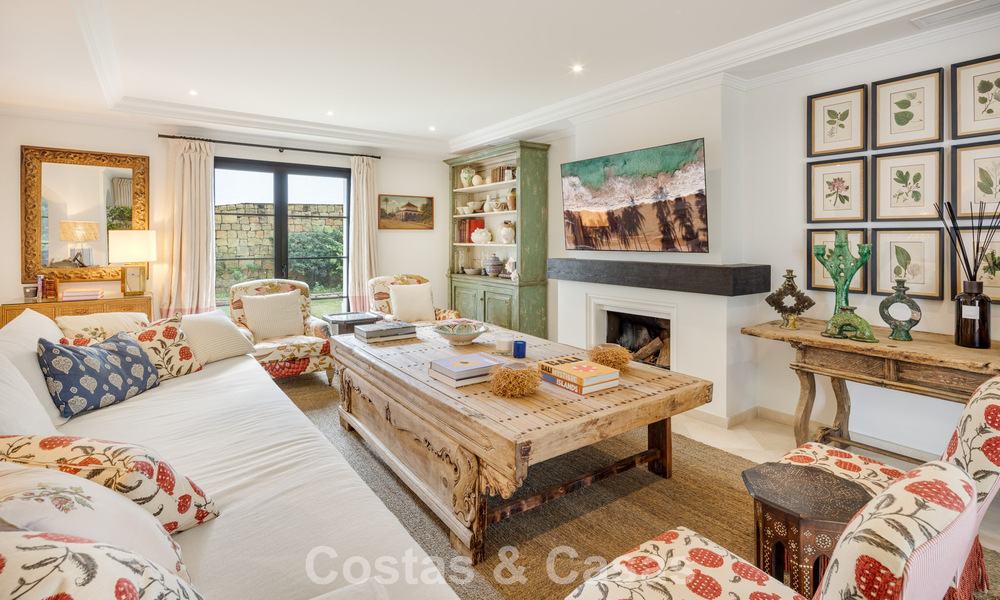 Move-in ready luxury villa for sale bordering a prime golf course in La Quinta, Marbella - Benahavis 777083