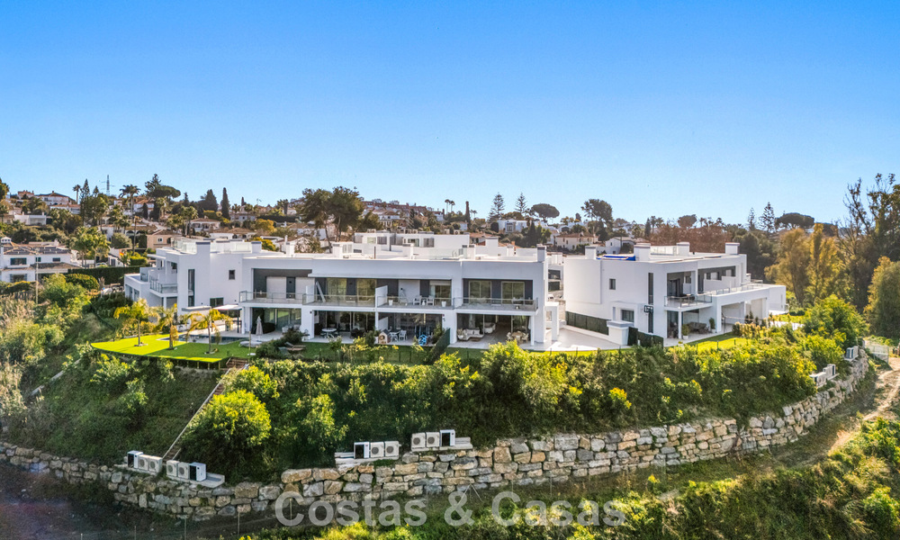 Luxurious, modern semi-detached villa for sale close to all amenities in Guadalmina and San Pedro, Marbella 777304