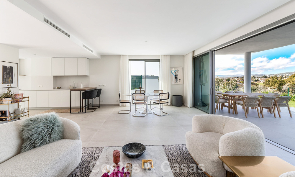 Luxurious, modern semi-detached villa for sale close to all amenities in Guadalmina and San Pedro, Marbella 777327