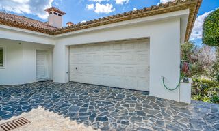 Spacious 4 bedroom family villa with sea views for sale in a sought-after residential area in Marbella East 777240 