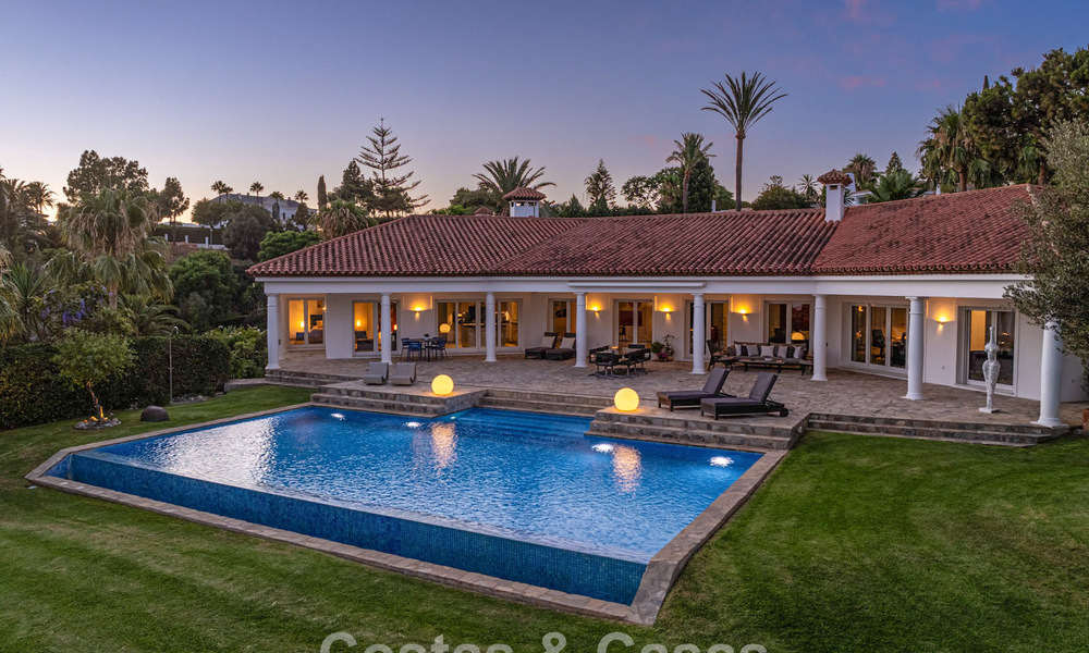 Spacious 4 bedroom family villa with sea views for sale in a sought-after residential area in Marbella East 777246