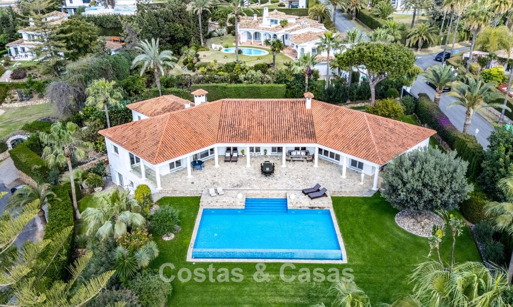 Spacious 4 bedroom family villa with sea views for sale in a sought-after residential area in Marbella East 777250