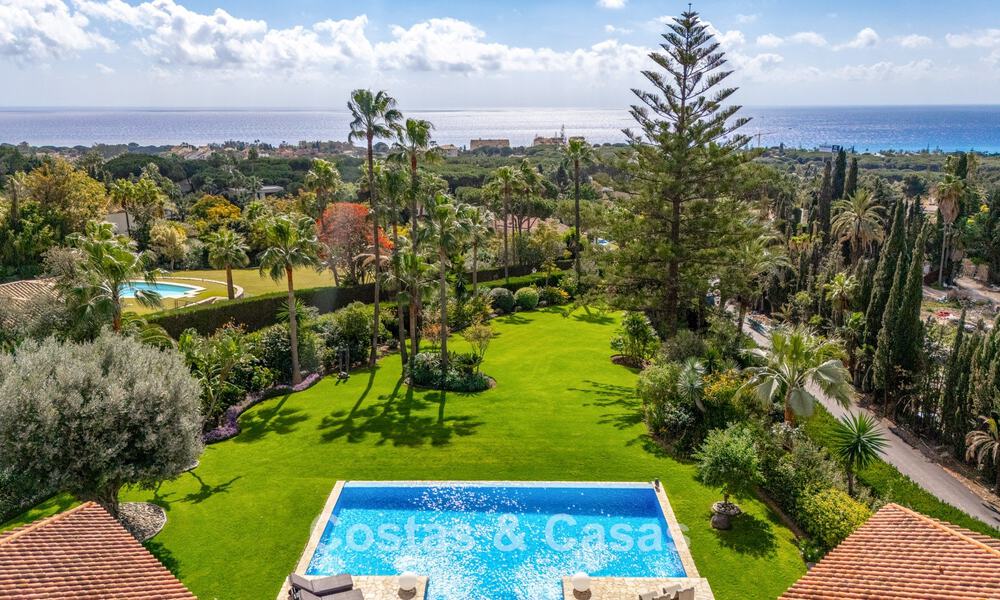 Spacious 4 bedroom family villa with sea views for sale in a sought-after residential area in Marbella East 777254