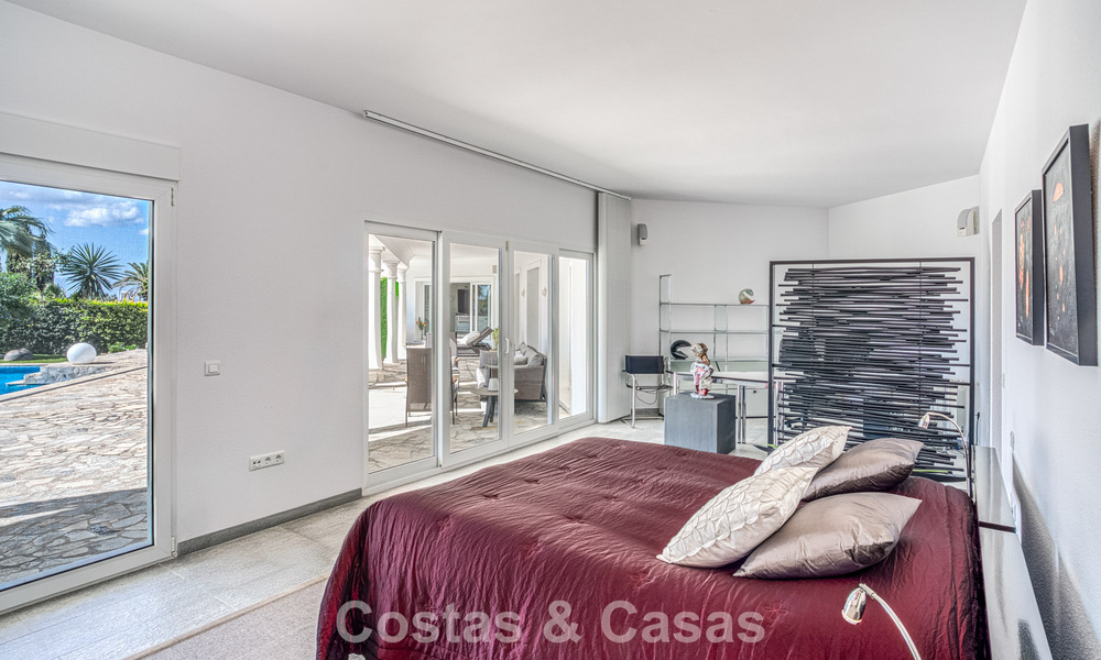 Spacious 4 bedroom family villa with sea views for sale in a sought-after residential area in Marbella East 777259