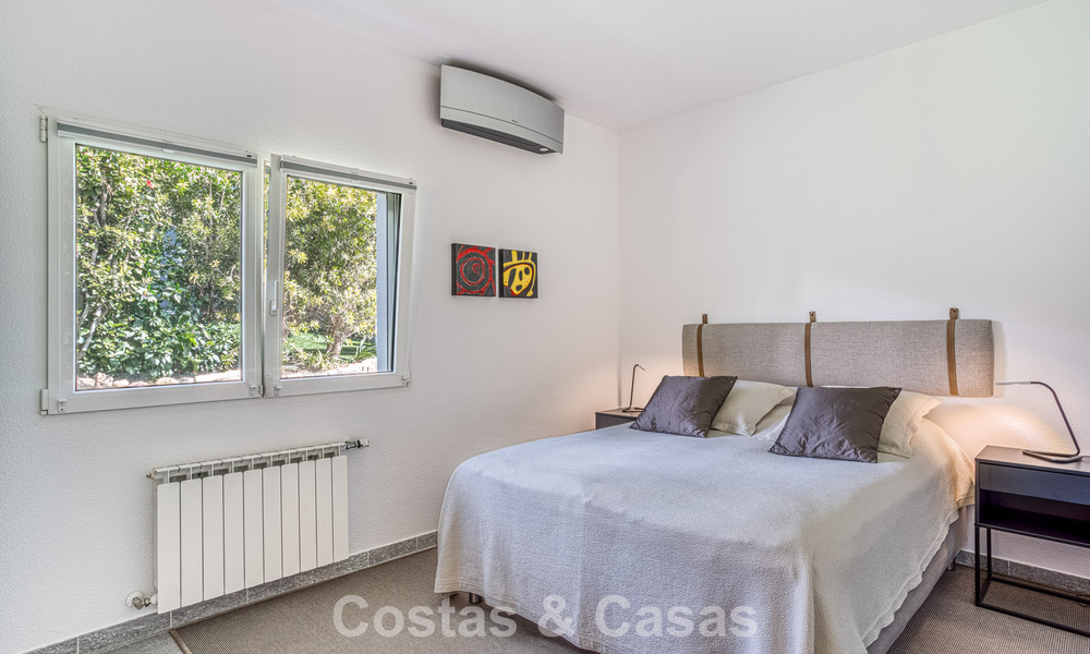 Spacious 4 bedroom family villa with sea views for sale in a sought-after residential area in Marbella East 777263