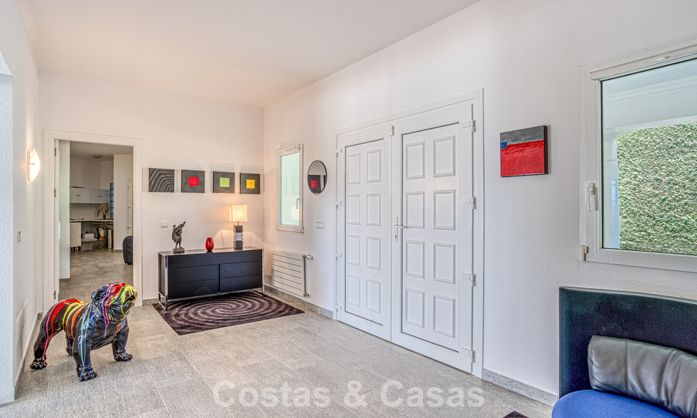 Spacious 4 bedroom family villa with sea views for sale in a sought-after residential area in Marbella East 777265