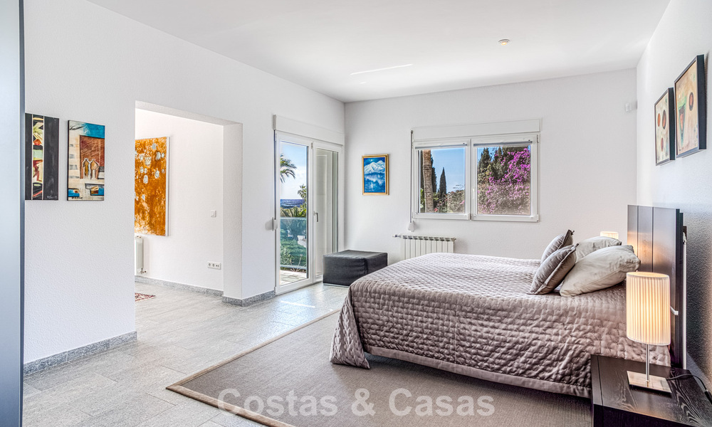 Spacious 4 bedroom family villa with sea views for sale in a sought-after residential area in Marbella East 777270