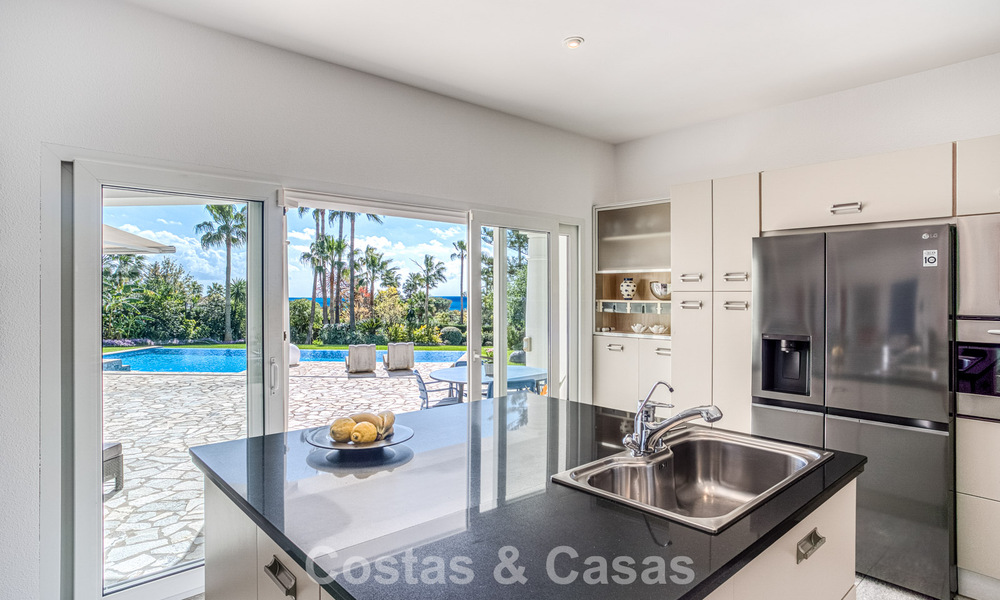 Spacious 4 bedroom family villa with sea views for sale in a sought-after residential area in Marbella East 777274