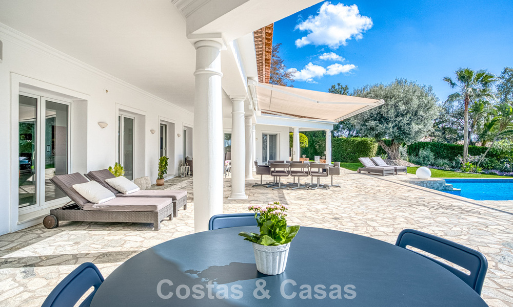 Spacious 4 bedroom family villa with sea views for sale in a sought-after residential area in Marbella East 777290