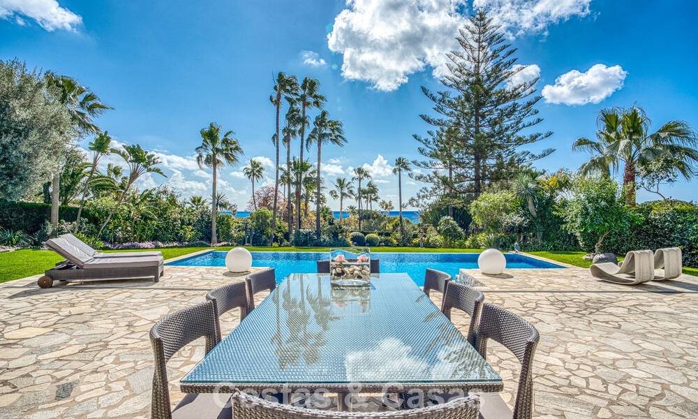 Spacious 4 bedroom family villa with sea views for sale in a sought-after residential area in Marbella East 777299