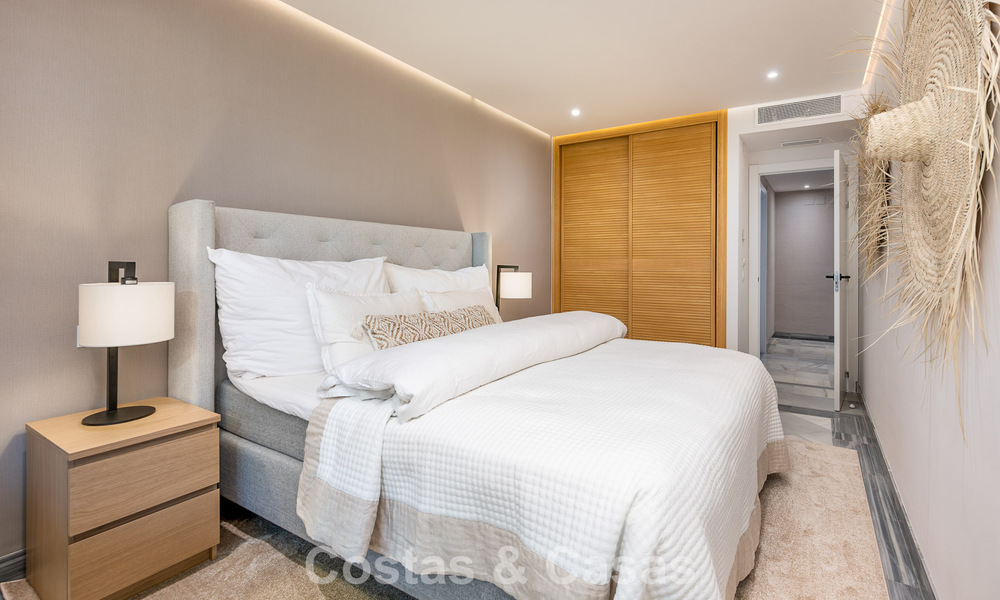 Renovated luxury apartment for sale in Gran Marbella on the beachfront on the Golden Mile / Marbella Center 777177