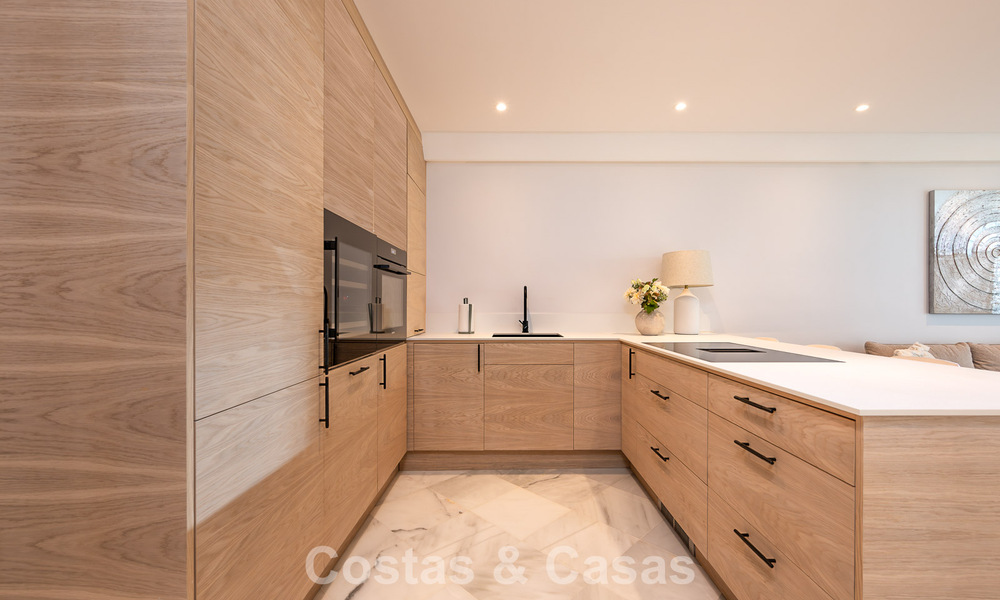 Renovated luxury apartment for sale in Gran Marbella on the beachfront on the Golden Mile / Marbella Center 777178
