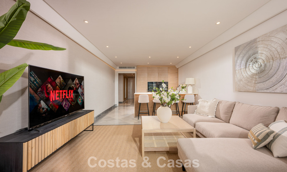 Renovated luxury apartment for sale in Gran Marbella on the beachfront on the Golden Mile / Marbella Center 777182