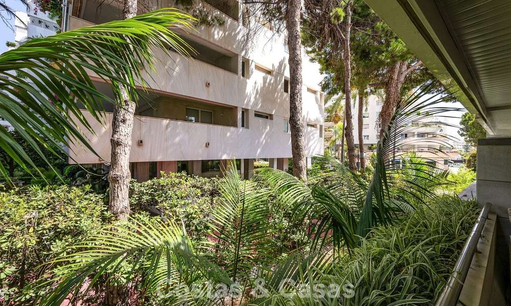 Renovated luxury apartment for sale in Gran Marbella on the beachfront on the Golden Mile / Marbella Center 777187