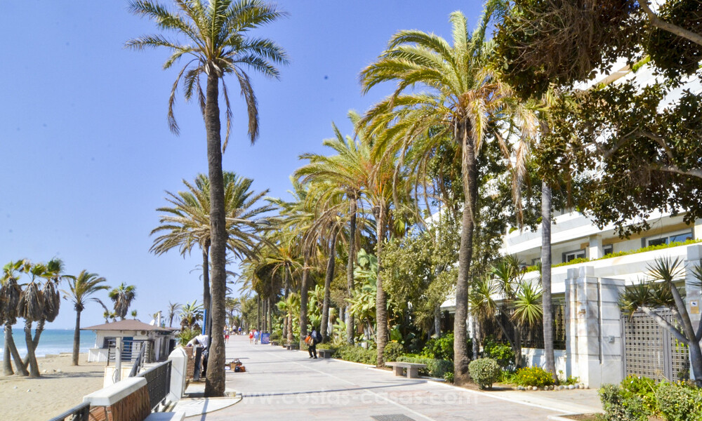 Renovated luxury apartment for sale in Gran Marbella on the beachfront on the Golden Mile / Marbella Center 777236