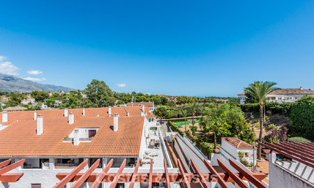 Renovated duplex penthouse for sale within walking distance to all amenities and Puerto Banus in Nueva Andalucia, Marbella 777371