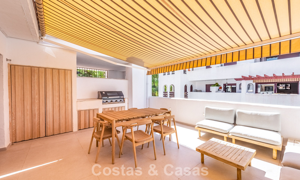 Renovated duplex penthouse for sale within walking distance to all amenities and Puerto Banus in Nueva Andalucia, Marbella 777384