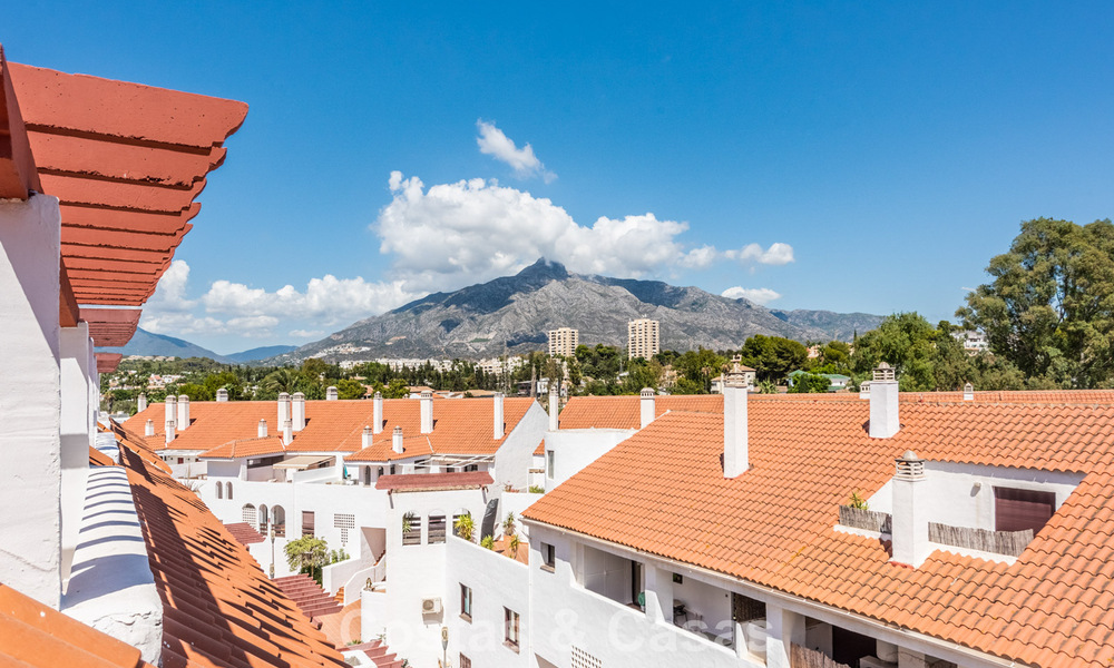 Renovated duplex penthouse for sale within walking distance to all amenities and Puerto Banus in Nueva Andalucia, Marbella 777387