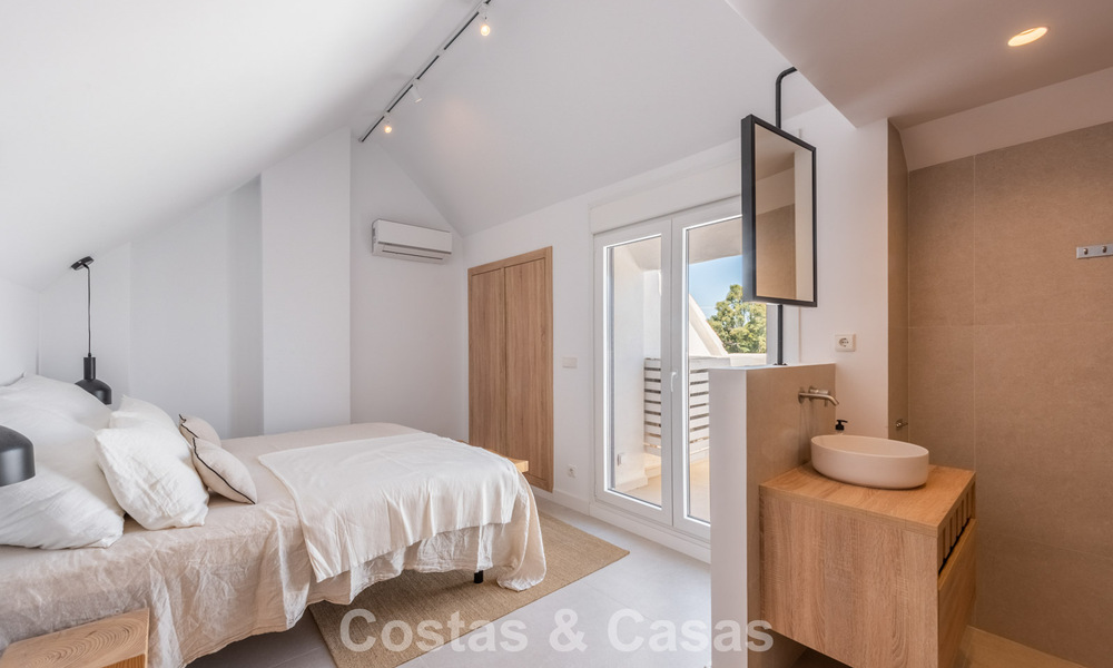 Renovated duplex penthouse for sale within walking distance to all amenities and Puerto Banus in Nueva Andalucia, Marbella 777389